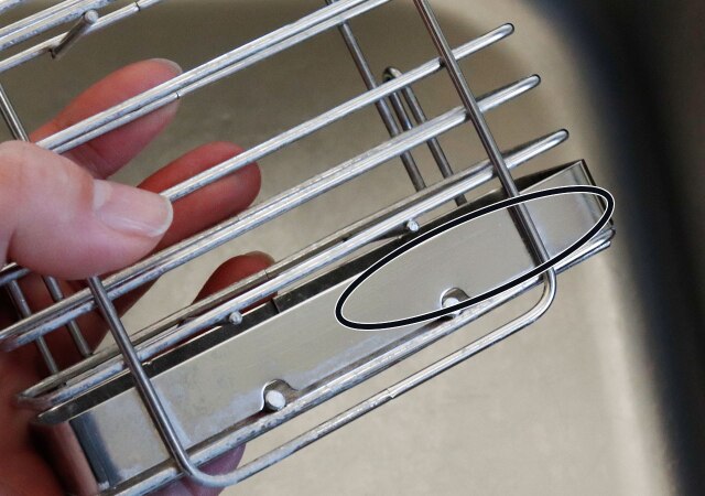 キューブのカドが使いやすい水だけで激落ちスポンジ