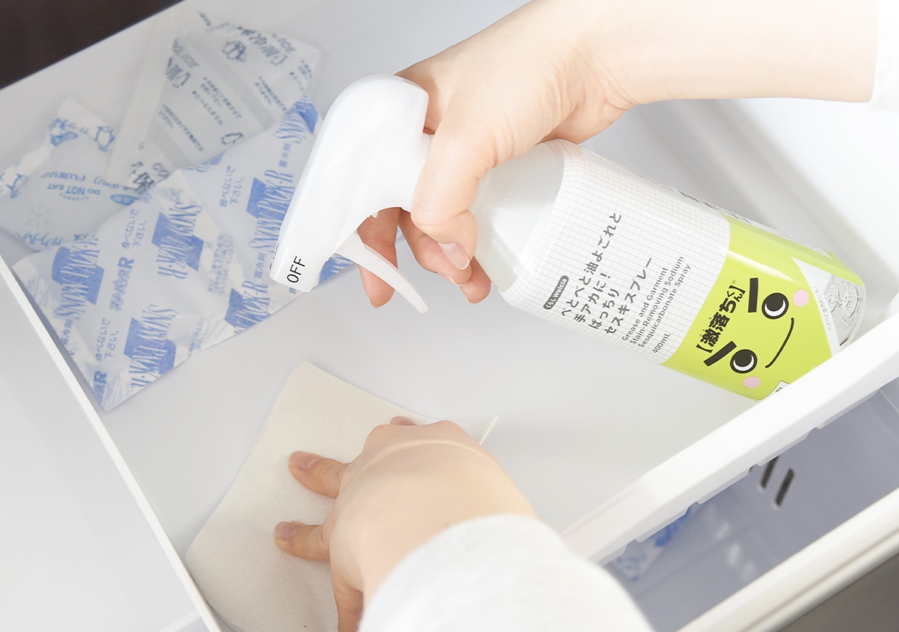 キッチンの油汚れはお任せ!「べとべと油汚れと手アカに!ばっちりセスキスプレー」