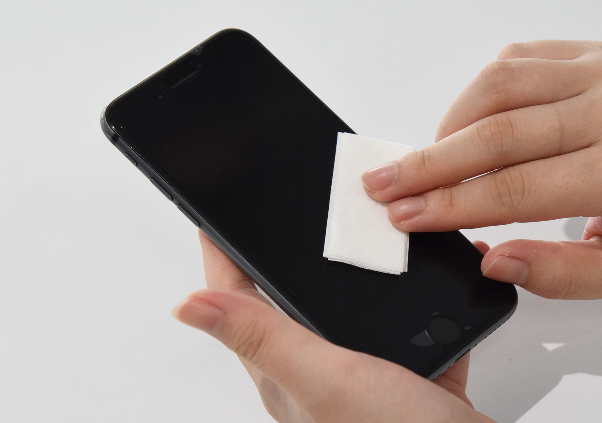 指紋が気になるスマホもきれいに！