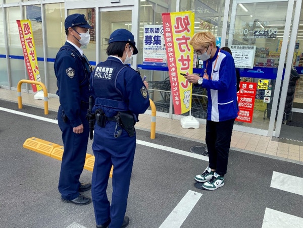 ウエルシア一宮木曽川黒田店で愛知県一宮署と合同で防犯訓練を実施