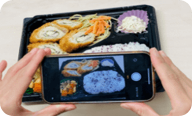 アプリで食事の写真を撮る